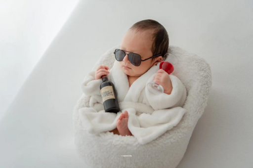 阿里宝宝嘴唇上翘